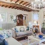 Dimora Delle Camelie, A Traditional Stylish House Villa *