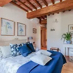 Dimora Delle Camelie, A Traditional Stylish House Villa