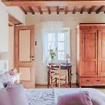 Villa Dimora Delle Camelie, A Traditional Stylish House Capannori