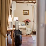 Dimora Delle Camelie, A Traditional Stylish House Villa *