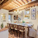 Villa Dimora Delle Camelie, A Traditional Stylish House