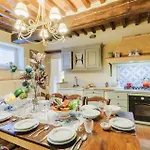 Villa Dimora Delle Camelie, A Traditional Stylish House *