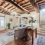Dimora Delle Camelie, A Traditional Stylish House *