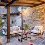 Dimora Delle Camelie, A Traditional Stylish House Villa *