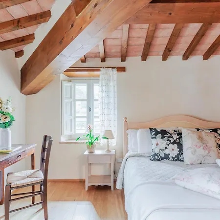 Villa Dimora Delle Camelie, A Traditional Stylish House