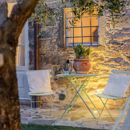 Dimora Delle Camelie, A Traditional Stylish House