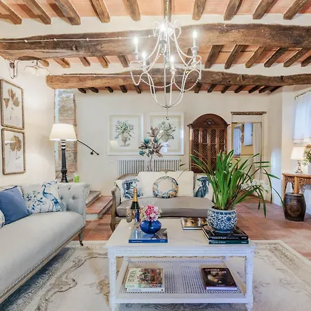 Dimora Delle Camelie, A Traditional Stylish House Villa