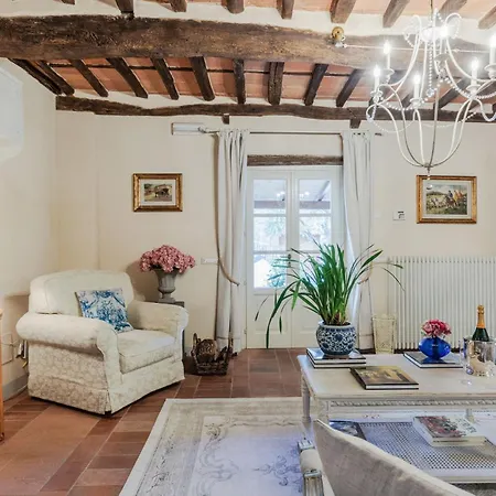 Villa Dimora Delle Camelie, A Traditional Stylish House