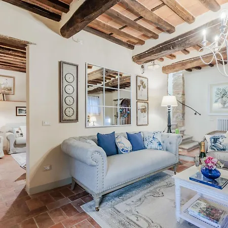 Dimora Delle Camelie, A Traditional Stylish House Villa SantʼAndrea di Compito