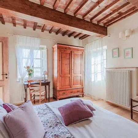 Villa Dimora Delle Camelie, A Traditional Stylish House *