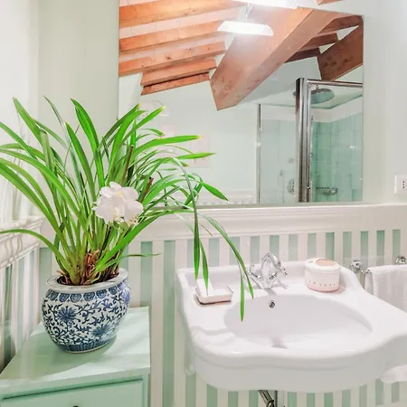 Dimora Delle Camelie, A Traditional Stylish House Villa SantʼAndrea di Compito