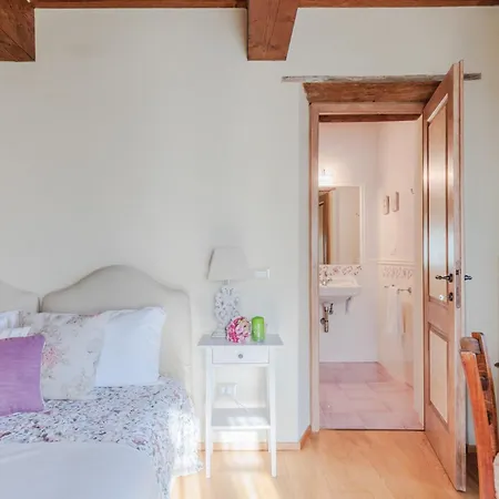 Villa Dimora Delle Camelie, A Traditional Stylish House