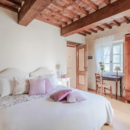 Dimora Delle Camelie, A Traditional Stylish House Villa *