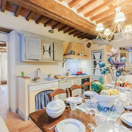 Dimora Delle Camelie, A Traditional Stylish House Villa