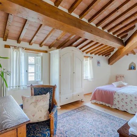Dimora Delle Camelie, A Traditional Stylish House