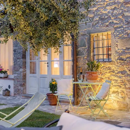 Dimora Delle Camelie, A Traditional Stylish House Villa