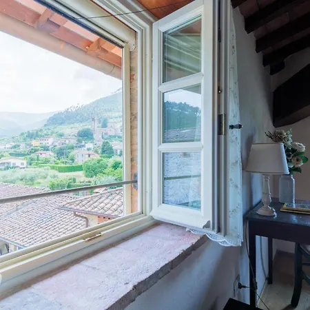 Dimora Delle Camelie, A Traditional Stylish House Villa *
